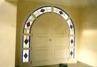  Puerta arco de medio punto con vitrales geometricos.-
cod:139